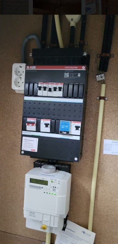 Project image-384x792.jpg uitgevoerd door De Elektricien